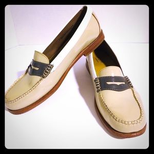 Weejuns G.H. Bass & Co Woman’s Penny Loafers Sz 9M